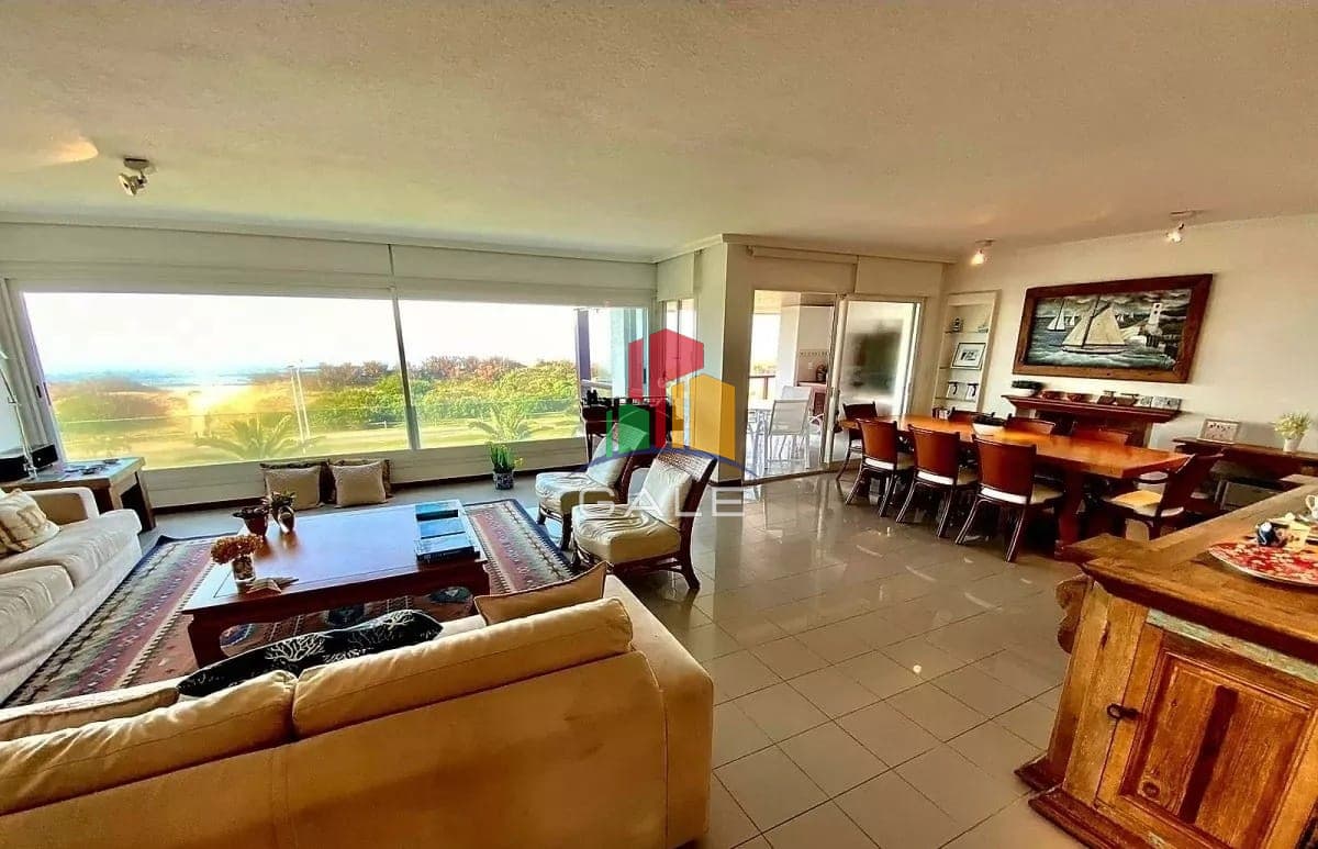 Gale Propiedades & Escribanía Apartamento ID.1832 - Majestuoso apartamento en Brava