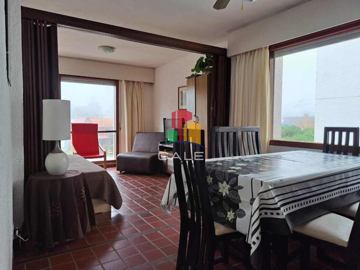 Gale Propiedades & Escribanía Apartamento ID.3775 - Apartamento venta 1 dormitorio frente al mar Punta del Este