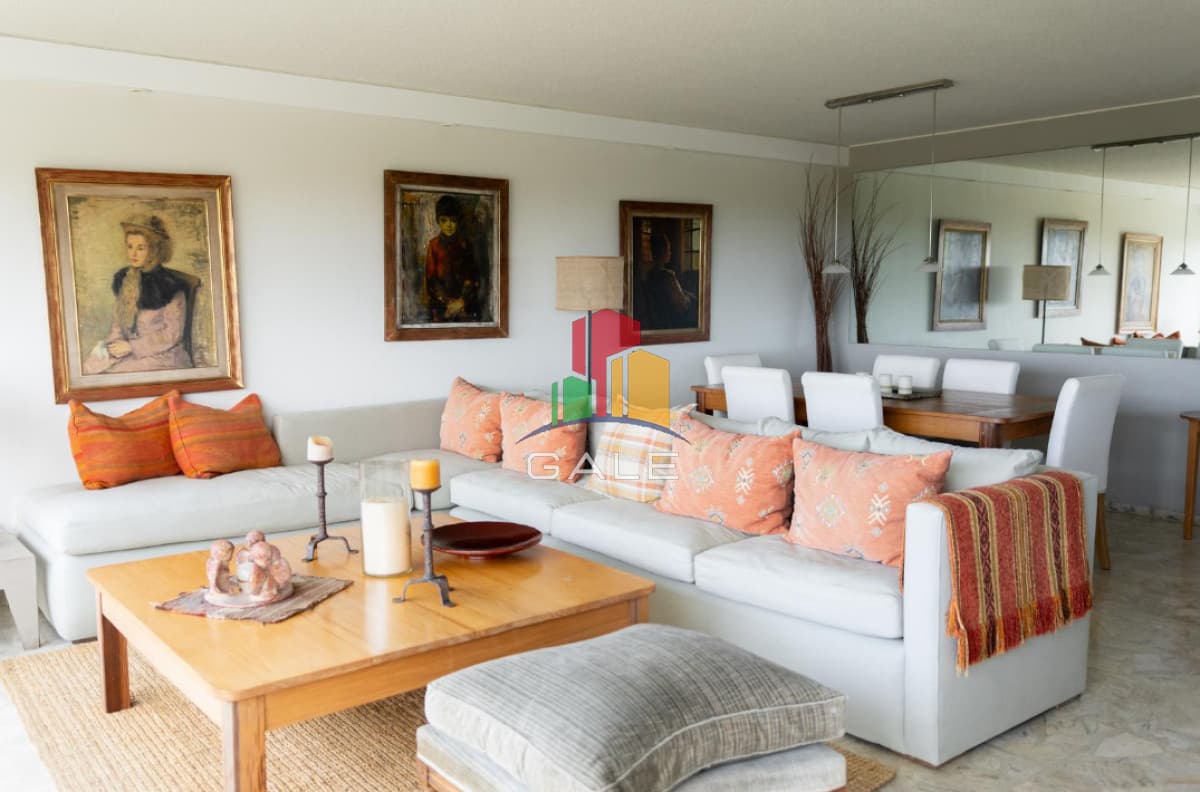 Gale Propiedades & Escribanía Apartamento ID.2910 - Hermoso y amplio apartamento frente al mar