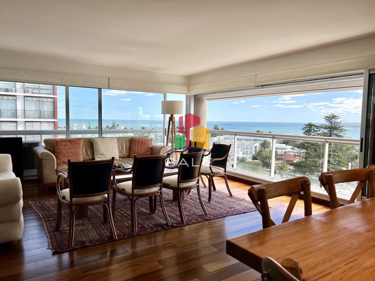 EN ALQUILER APARTAMENTO PENINSULA 3 DORMITORIOS CON EXCEPCIONAL VISTA AL PUERTO  -