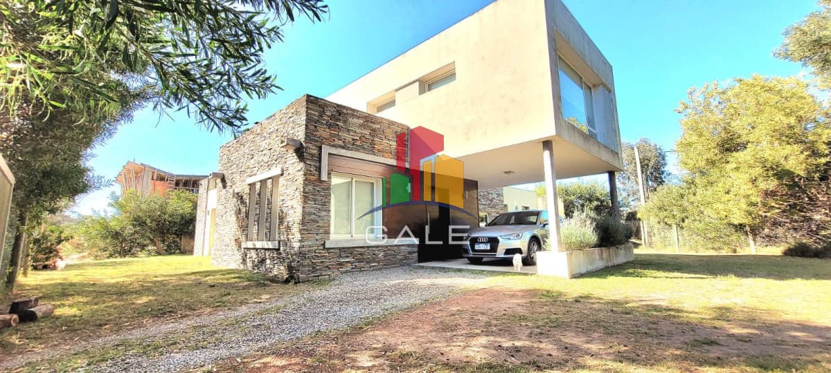 Gale Propiedades & Escribanía Casa ID.3760 - Chalet en Marly - Punta del Este