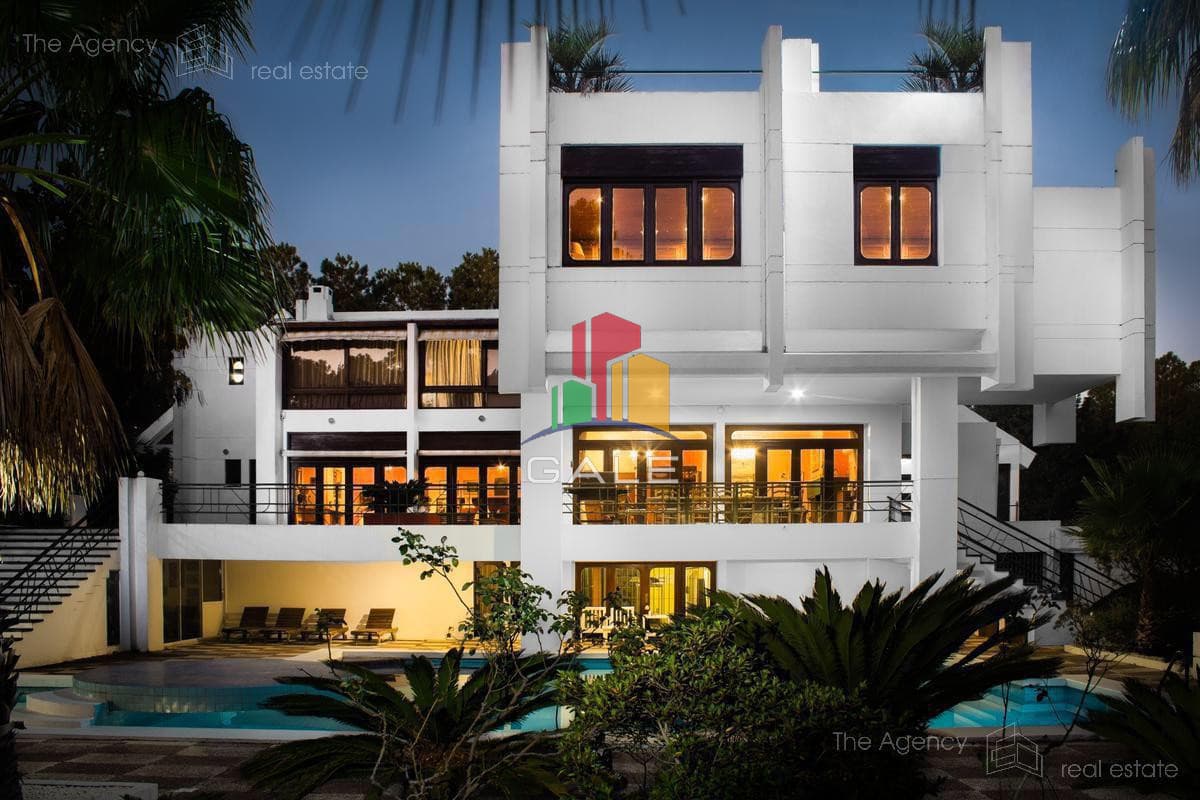 Gale Propiedades & Escribanía Casa ID.3303 - Increible Mansión en Club del Lago
