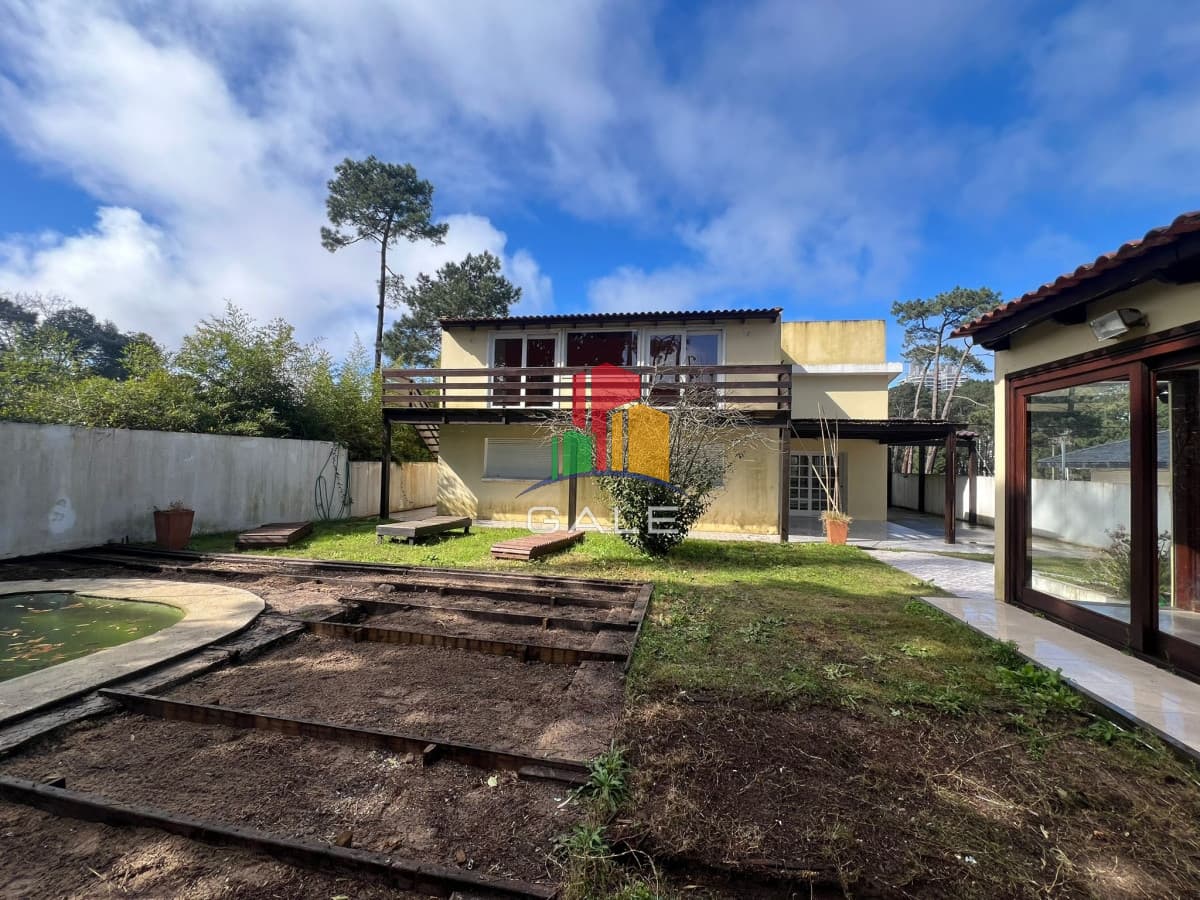 Gale Propiedades & Escribanía Casa ID.3502 - Casa a la Venta - Oportunidad a Reciclar - Excelente ubicación