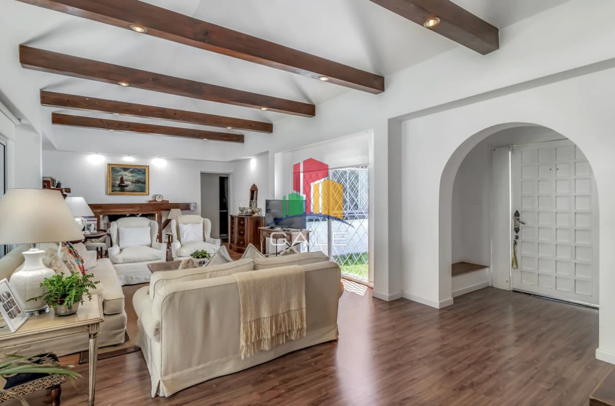 Gale Propiedades & Escribanía Casa ID.3298 - Hermosa casa en Punta del Este!