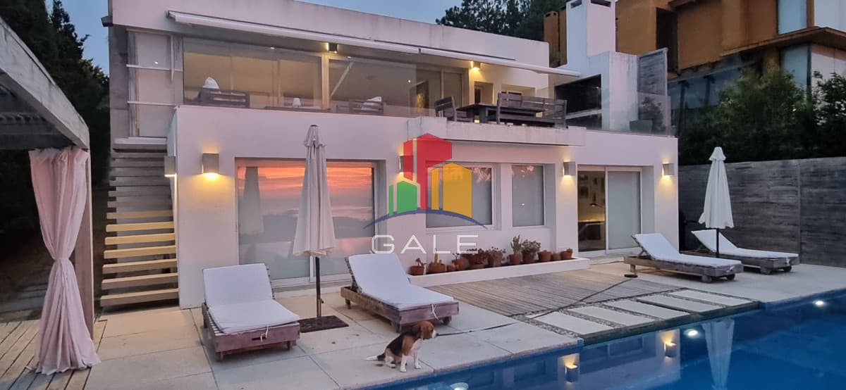 Impresionante casa en Punta Ballena  -