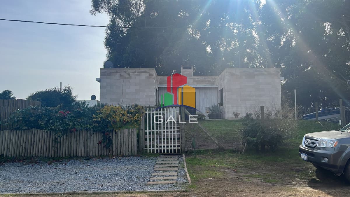 Gale Propiedades & Escribanía Casa ID.2410 - Casa en alquiler - Burnett