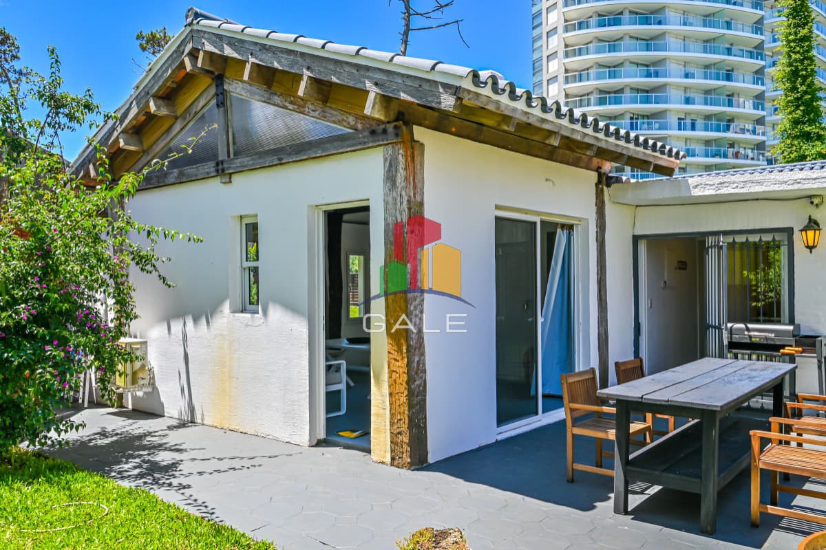 Gale Propiedades & Escribanía Casa ID.3604 - Casa en Venta, Mansa, Punta del Este, 3 Dormitorios.