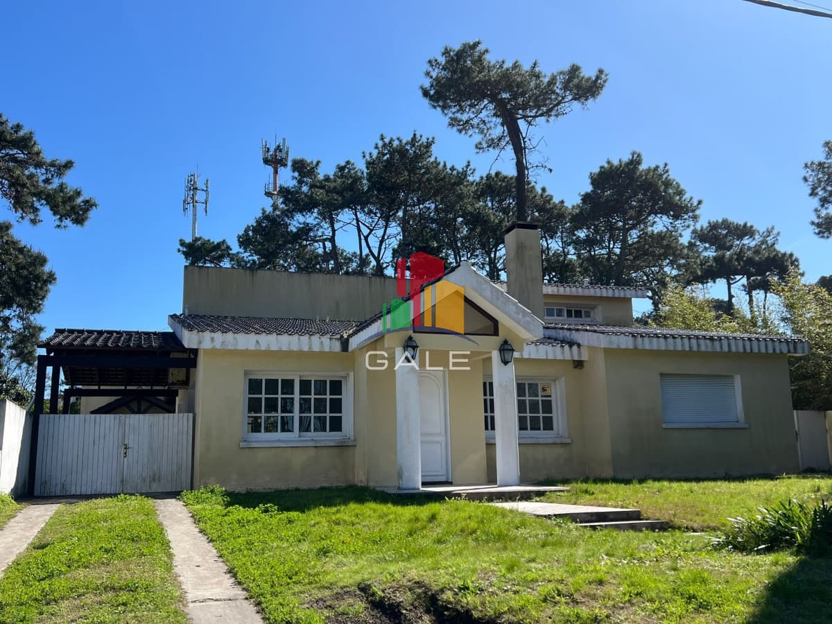 Gale Propiedades & Escribanía Casa ID.3502 - Casa a la Venta - Oportunidad a Reciclar - Excelente ubicación