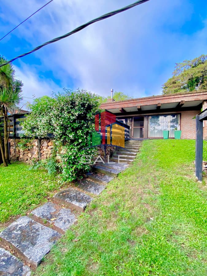 Gale Propiedades & Escribanía Casa ID.3093 - Hermosa casa en Mansa