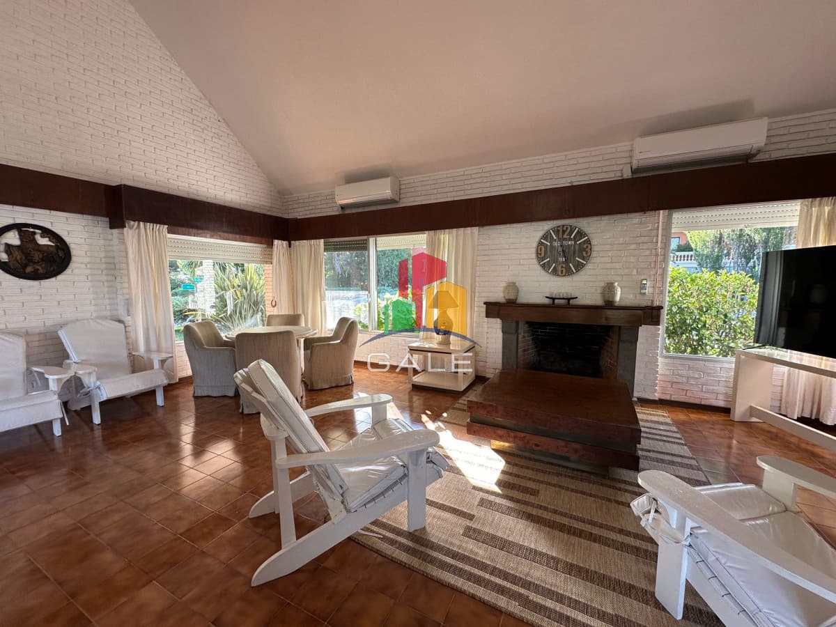 Gale Propiedades & Escribanía Casa ID.3081 - Hermosa casa a pasos de Playa Mansa ? Parada 9, Punta del Este