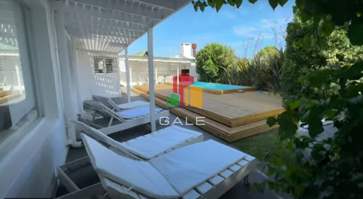 Hermosa casa a pasos del mar   -