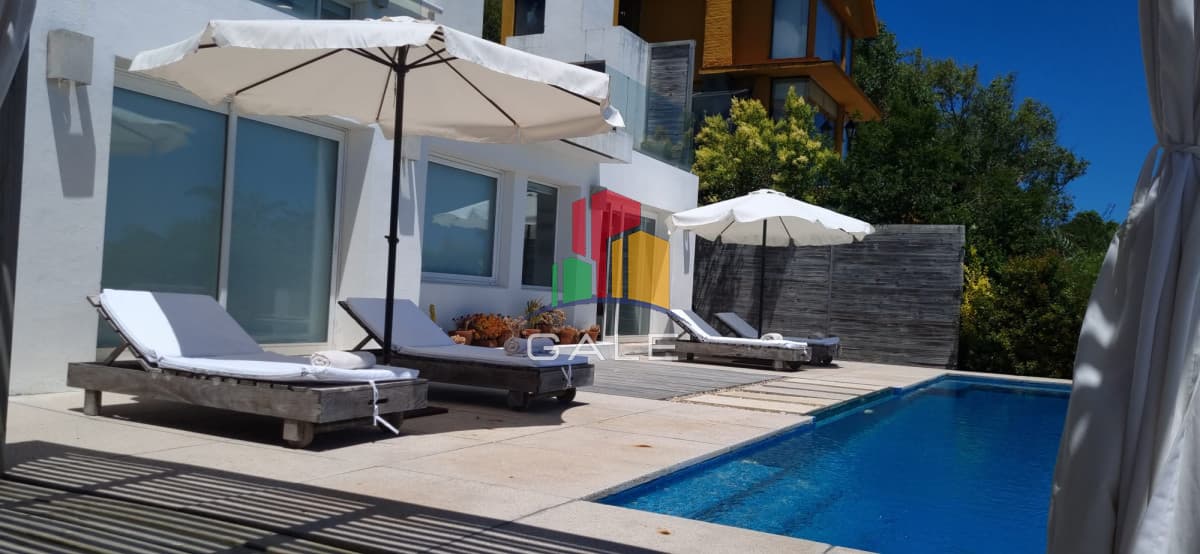 Impresionante casa en Punta Ballena  -