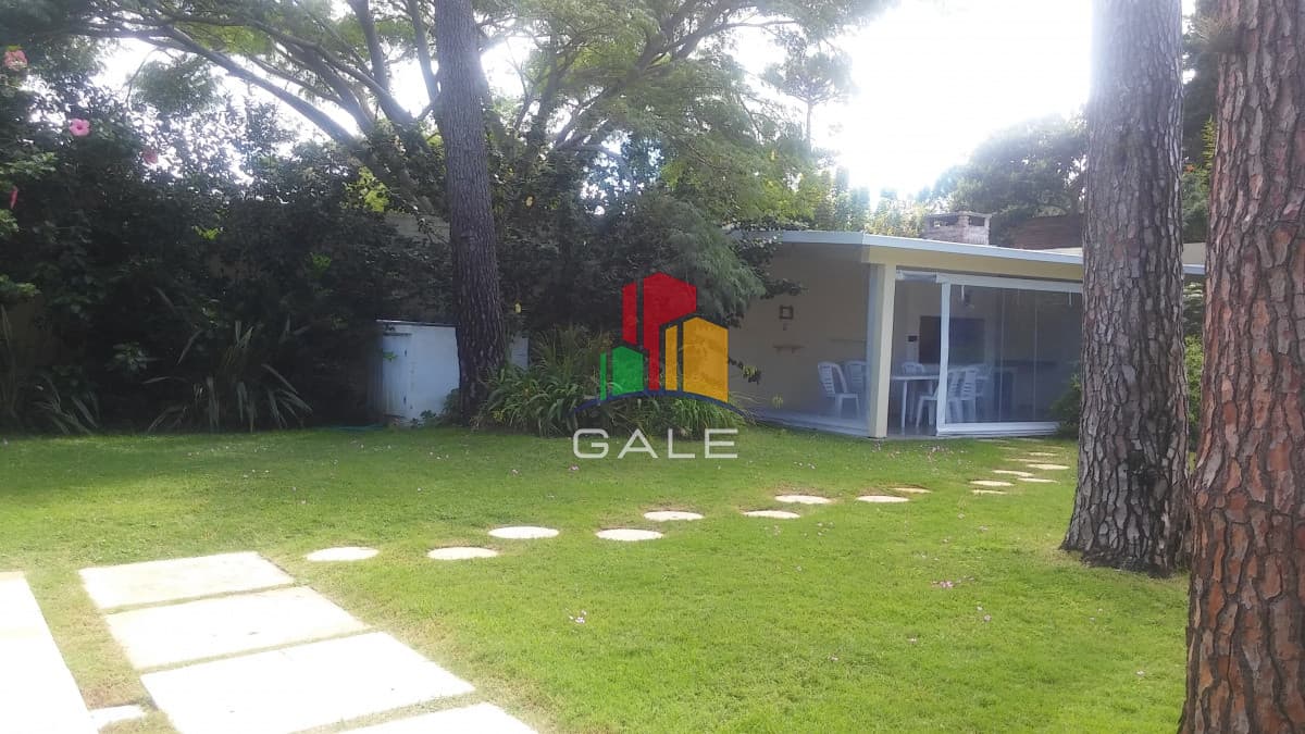 Gale Propiedades & Escribanía Casa ID.3290 - Hermosa casa en venta en la zona de la Mansa.