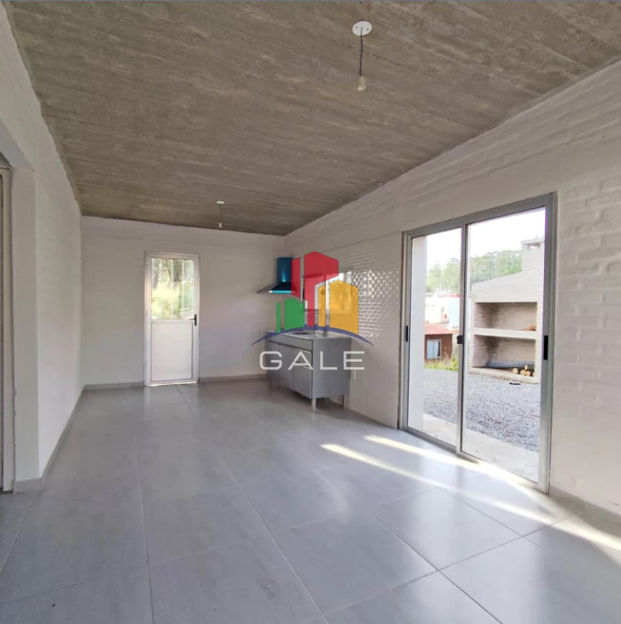 Gale Propiedades & Escribanía Casa ID.4571 - 2 Dormitorios Listos: Calidad y Acepta Banco