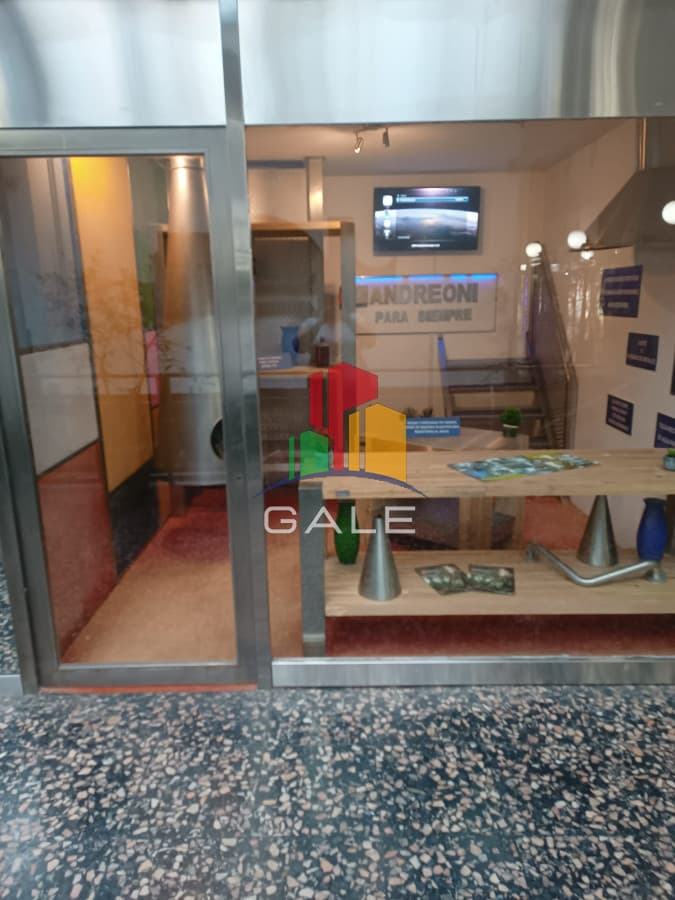 Gale Propiedades & Escribanía Local Comercial ID.1061 - Venta de Local en transitada Galeria