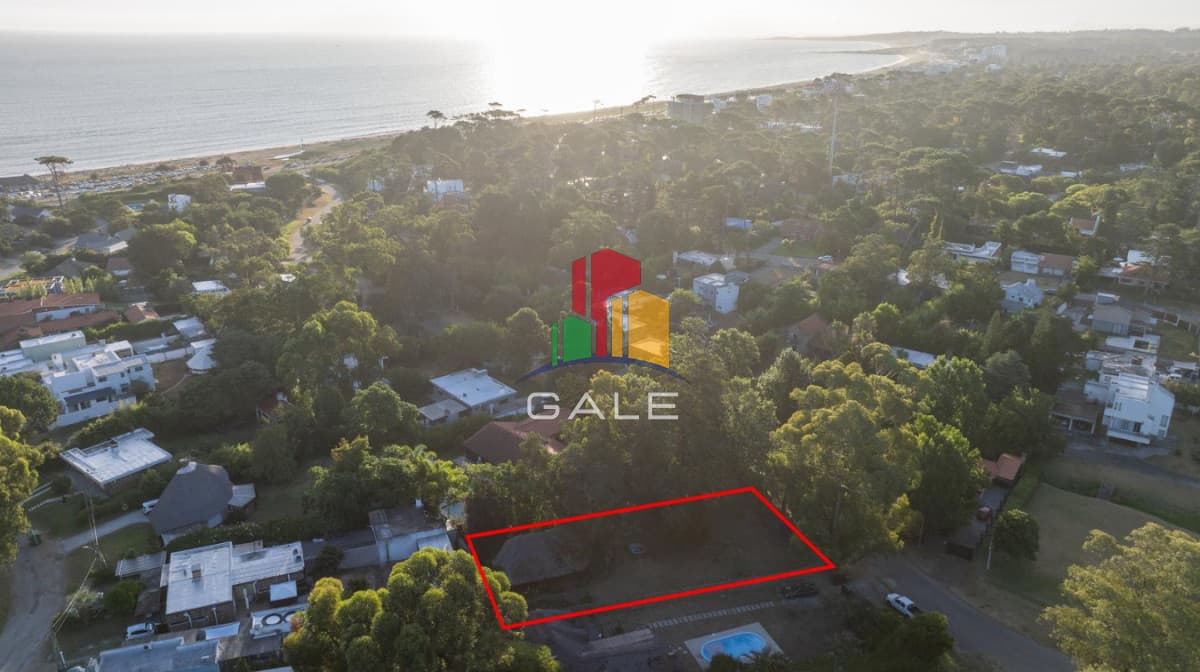 Gale Propiedades & Escribanía Terreno ID.5188 - Terreno en venta - 811 m² en Pinares