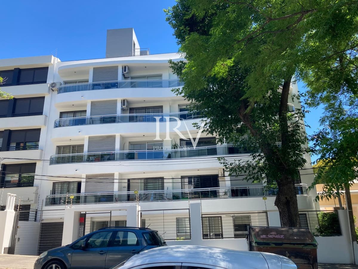 IRV PROPIEDADES Apartamento ID.164 - Apartamento en Venta en Zona Torres WTC y MVD Shoppong con Garaje