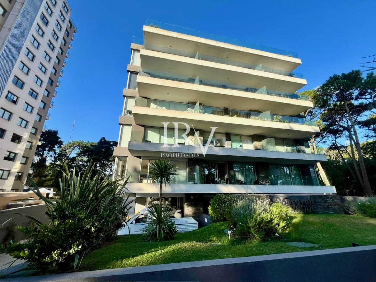 IRV PROPIEDADES Apartamento ID.1126 - Apartamento en Venta  Muy lindo. Buena orientación solar. 2 dorm y 2 baños.