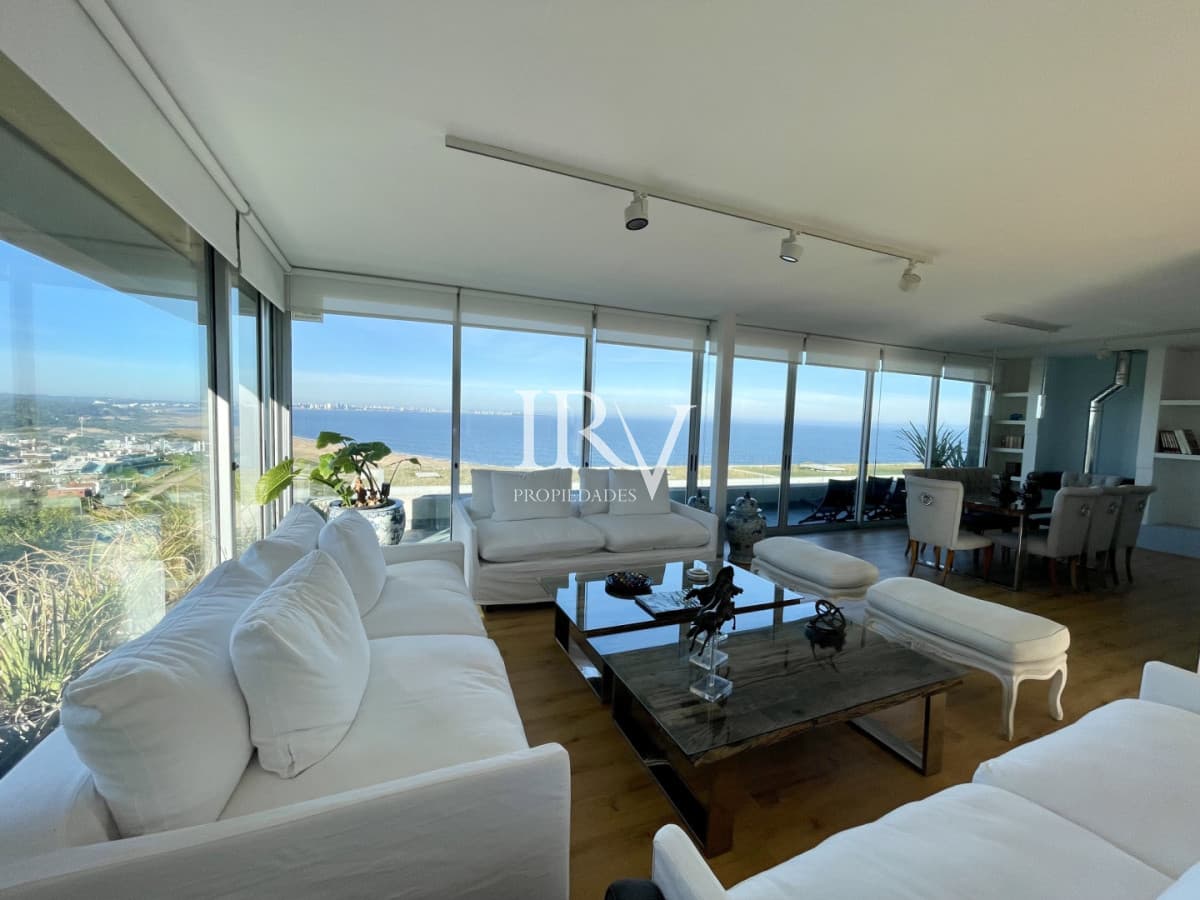 IRV PROPIEDADES Apartamento ID.764 - Venta de Apartamento tipo Casa en Punta Ballena, Punta del Este