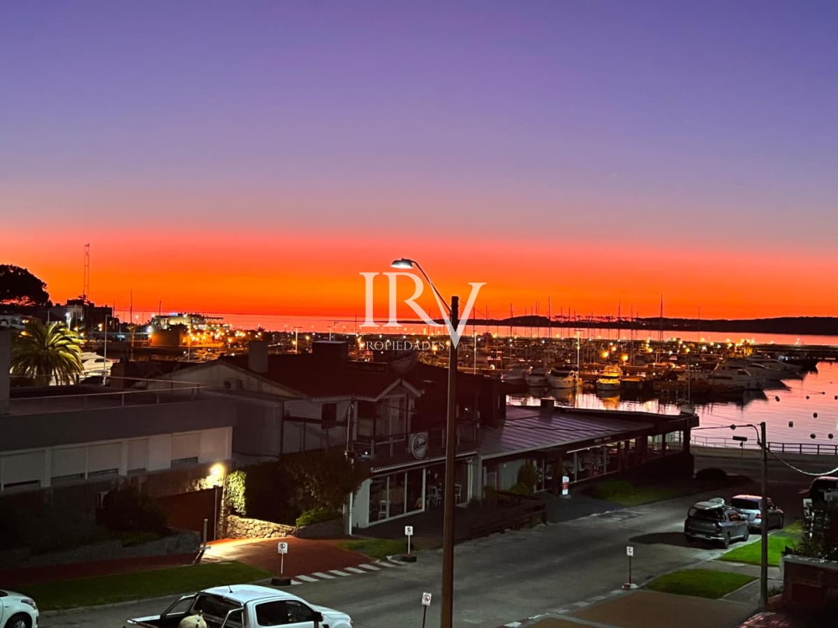 IRV PROPIEDADES Apartamento ID.919 - Venta de Apartamento con vista al Puerto de Punta del Este