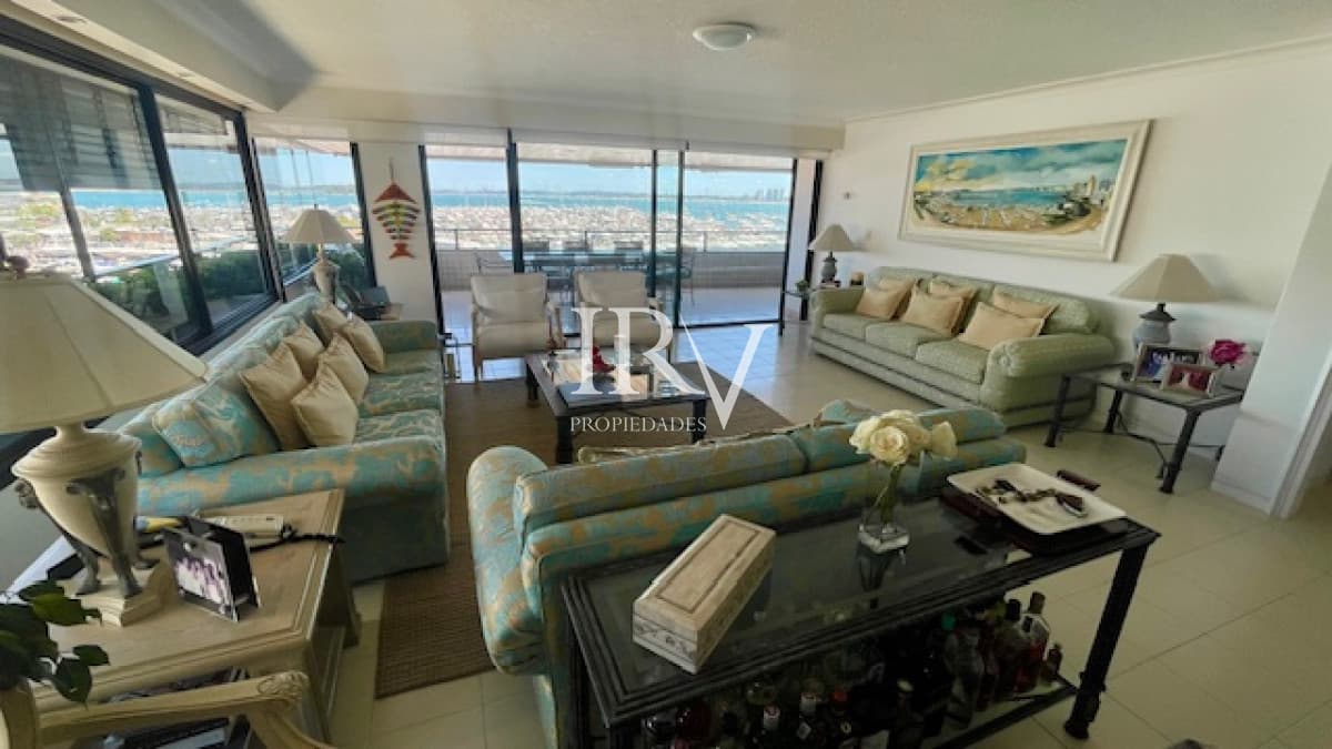 IRV PROPIEDADES Apartamento ID.844 - Venta de Apartamento en el Puerto de Punta del Este