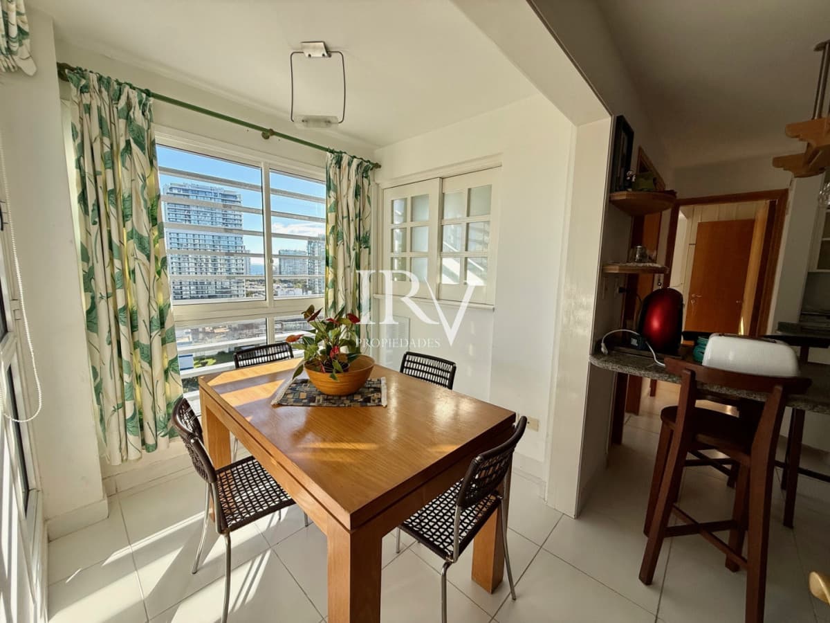 IRV PROPIEDADES Apartamento ID.1019 - Penthouse duplex con parrillero exclusivo en Playa Brava de Punta del Este