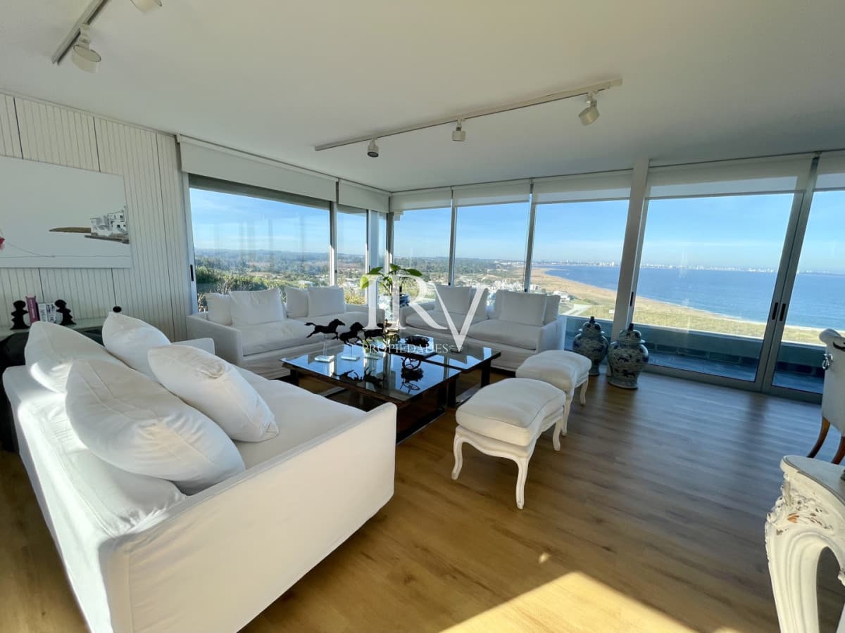 IRV PROPIEDADES Apartamento ID.764 - Venta de Apartamento tipo Casa en Punta Ballena, Punta del Este