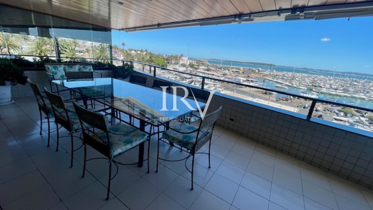 IRV PROPIEDADES Apartamento ID.844 - Venta de Apartamento en el Puerto de Punta del Este