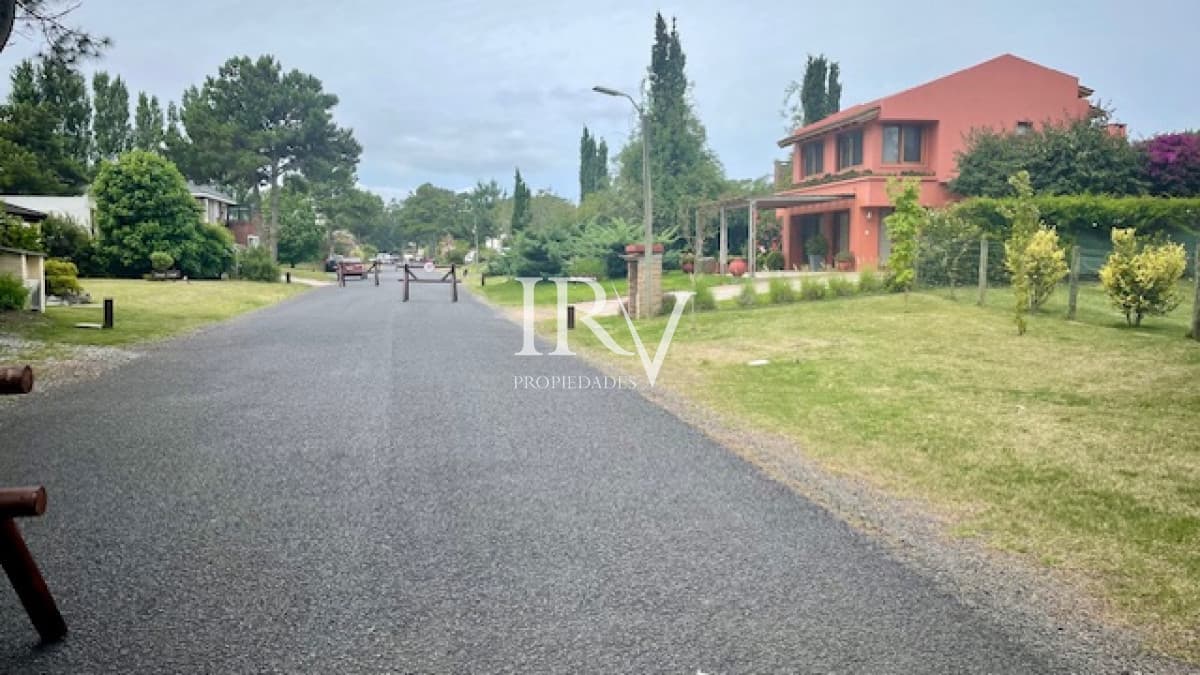 IRV PROPIEDADES Casa ID.741 - Veneta de Casa Nueva dentro de Barrio Cerrado en Punta del Este