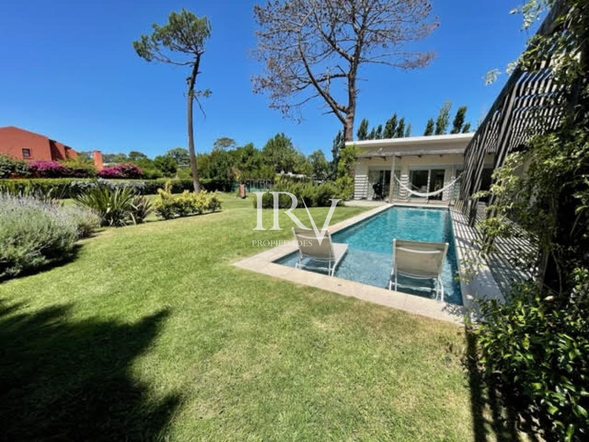 IRV PROPIEDADES Casa ID.741 - Veneta de Casa Nueva dentro de Barrio Cerrado en Punta del Este