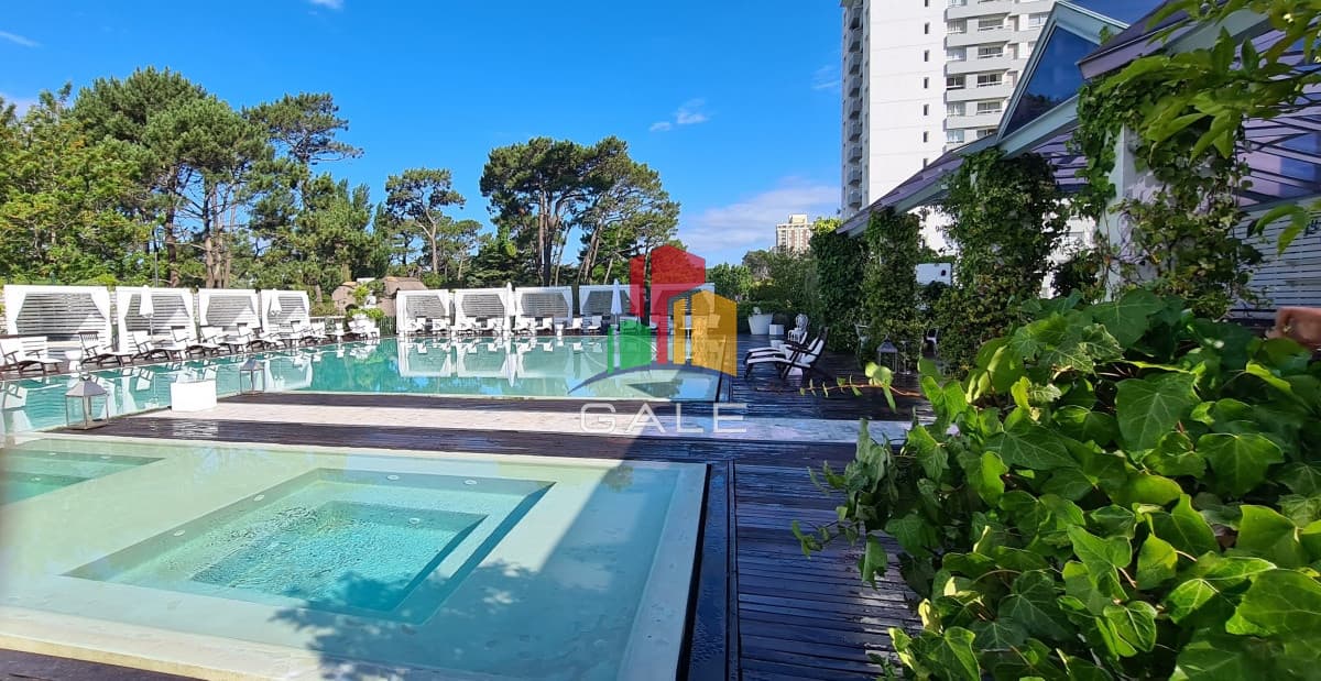 Gale Propiedades & Escribanía Apartamento ID.1582 - Precioso Apto con vista al mar de 2 dormitorios en Roosevelt