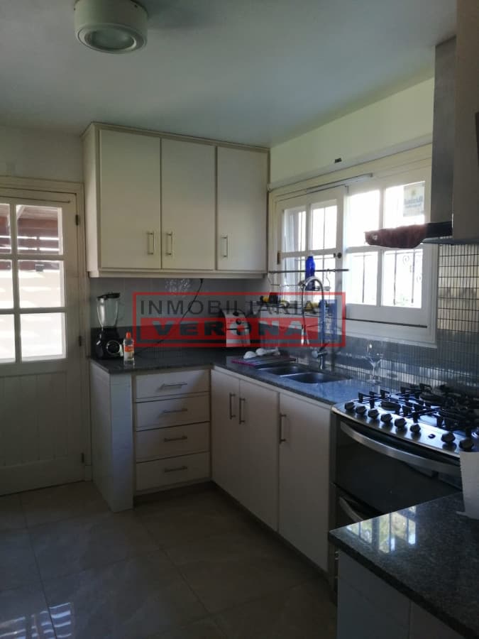 Hermosa casa en solanas a metros de la playa - Inmobiliaria Verona Punta