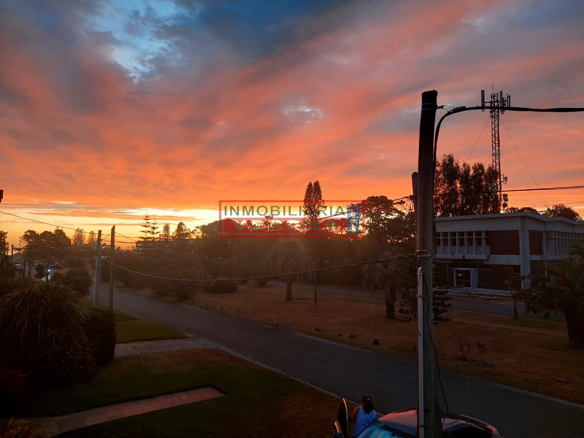 Hermosa casa en solanas a metros de la playa - Inmobiliaria Verona Punta