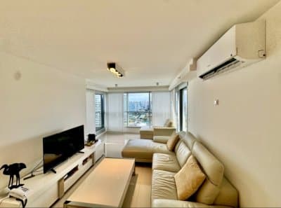 Alquiler temporario de Apartamento de 2 Dormitorios con Parrillero en torre Premium, Playa Brava  -