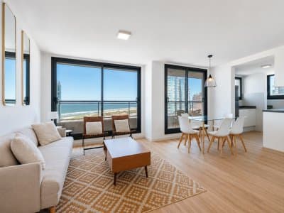 Moderno Apartamento de 2 Dormitorios en Venta, Playa Brava, Punta del Este  -