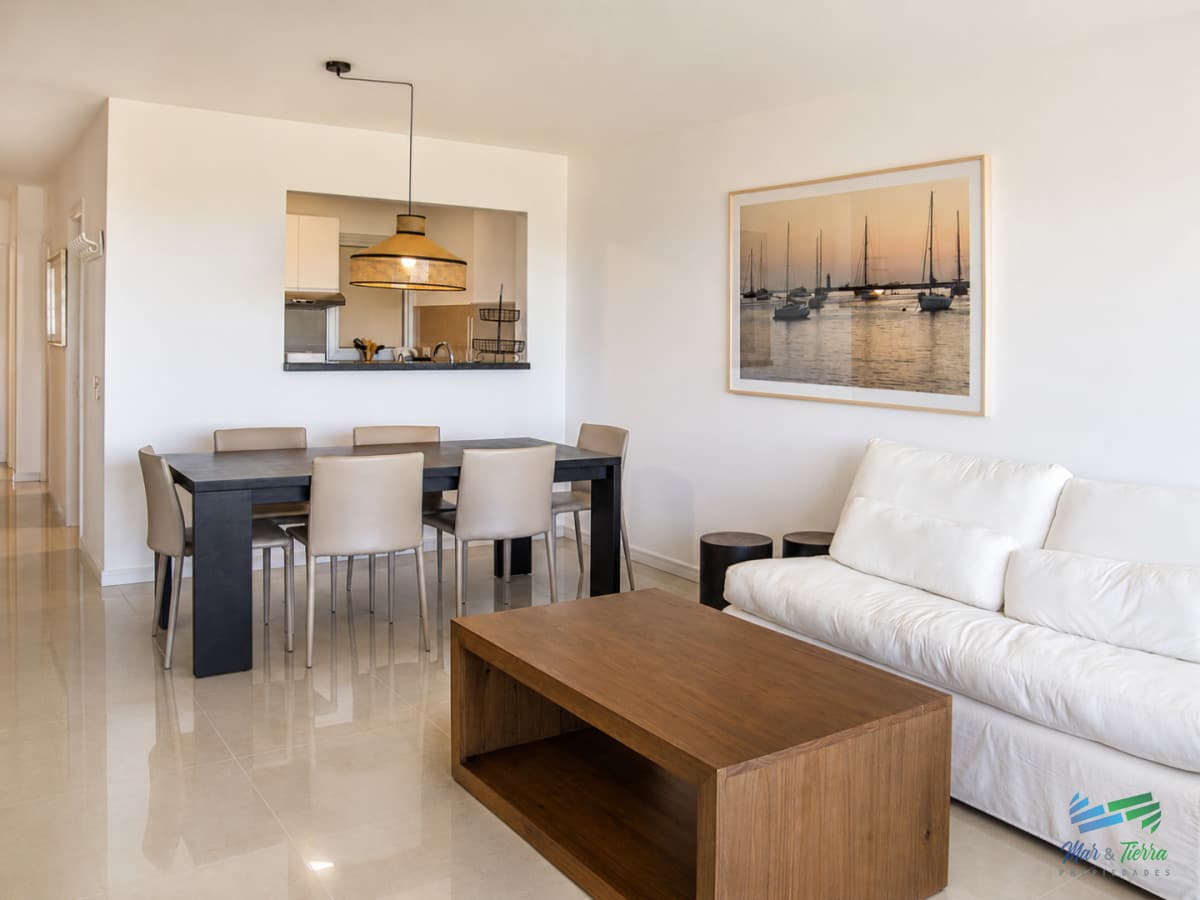 En venta Apartamento de 3 Dormitorios en Primera Linea Playa Brava, Rincon del Indio, Punta del Este