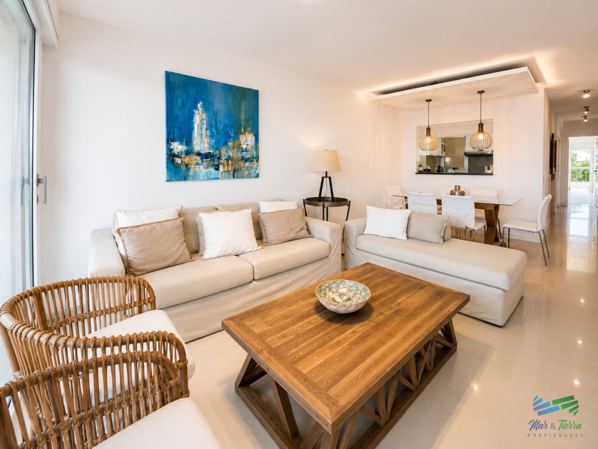 Apartamento moderno de 3 Dormitorios frente al mar en Playa Brava, Punta del Este