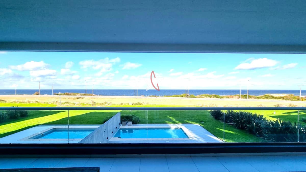 Venta y alquiler temporario de exclusivo departamento de cuatro dormitorios mas dependencia con piscina propia y parrillero, Tiburón Terraza, Brava - Bintang Propiedades