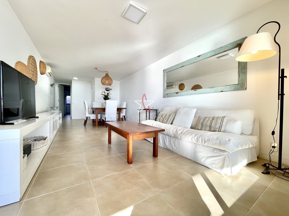 Apartamento de 2 Dormitorios con Parrillero y Vista al Mar en Punta Ballena - Bintang Propiedades
