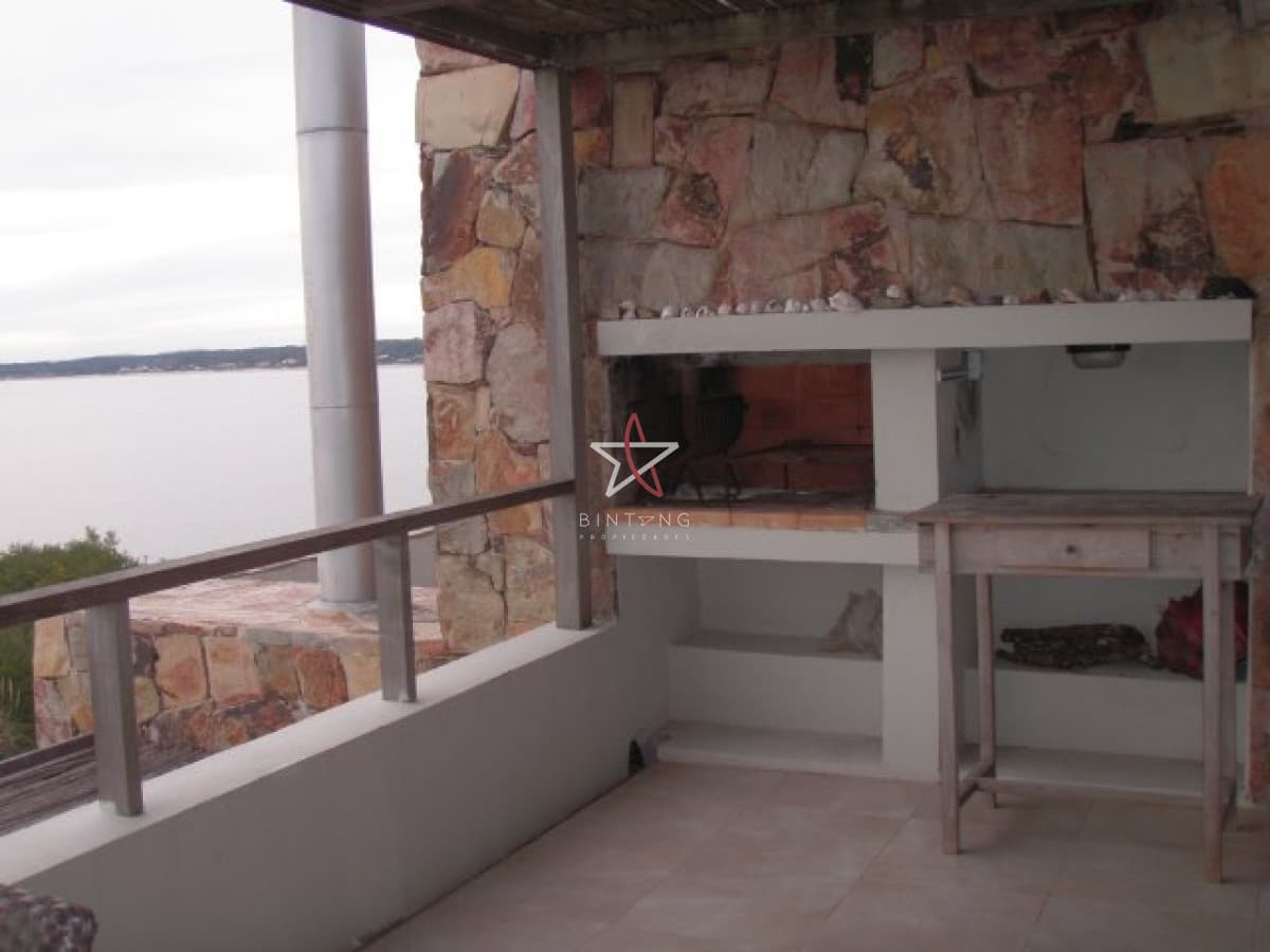 Alquiler temporario de apartamento de tres dormitorios más dependencia de servicio, Punta Ballena - Bintang Propiedades