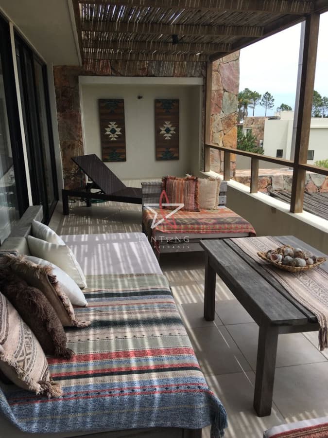 Alquiler temporario de apartamento de tres dormitorios más dependencia de servicio, Punta Ballena - Bintang Propiedades