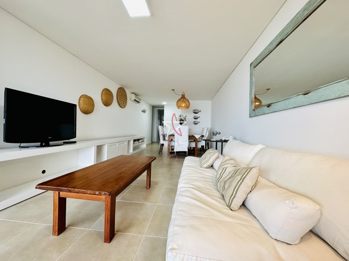 Apartamento de 2 Dormitorios con Parrillero y Vista al Mar en Punta Ballena - Bintang Propiedades
