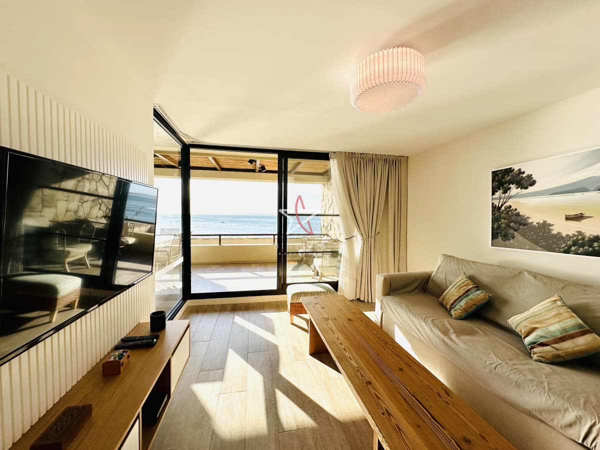 Alquiler temporario de apartamento con la mejor ubicación del complejo, unidad de dos dormitorios con parrillero de uso exclusivo, Punta Ballena - Bintang Propiedades