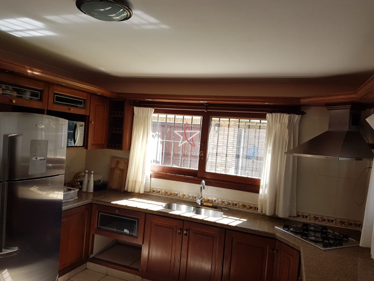 Alquiler temporario de casa de tres dormitorios en barrio Jardines de Córdoba, Punta del Este - Bintang Propiedades