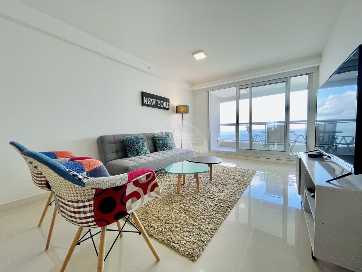 Apartamento de 2 Dormitorios y Parrillero con Vista al Mar en Playa Brava, Look Tower
