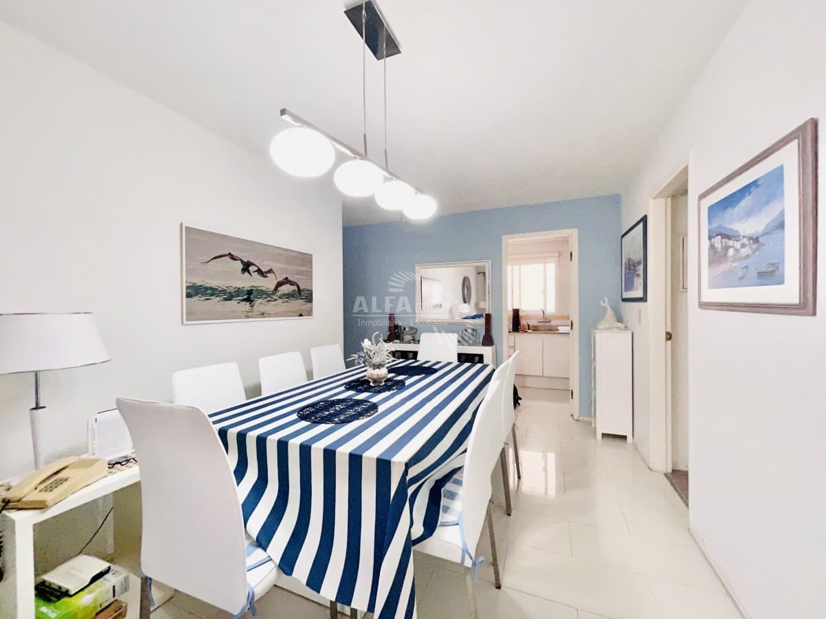 Apartamento de 2 Dormitorios en Península, Punta del Este