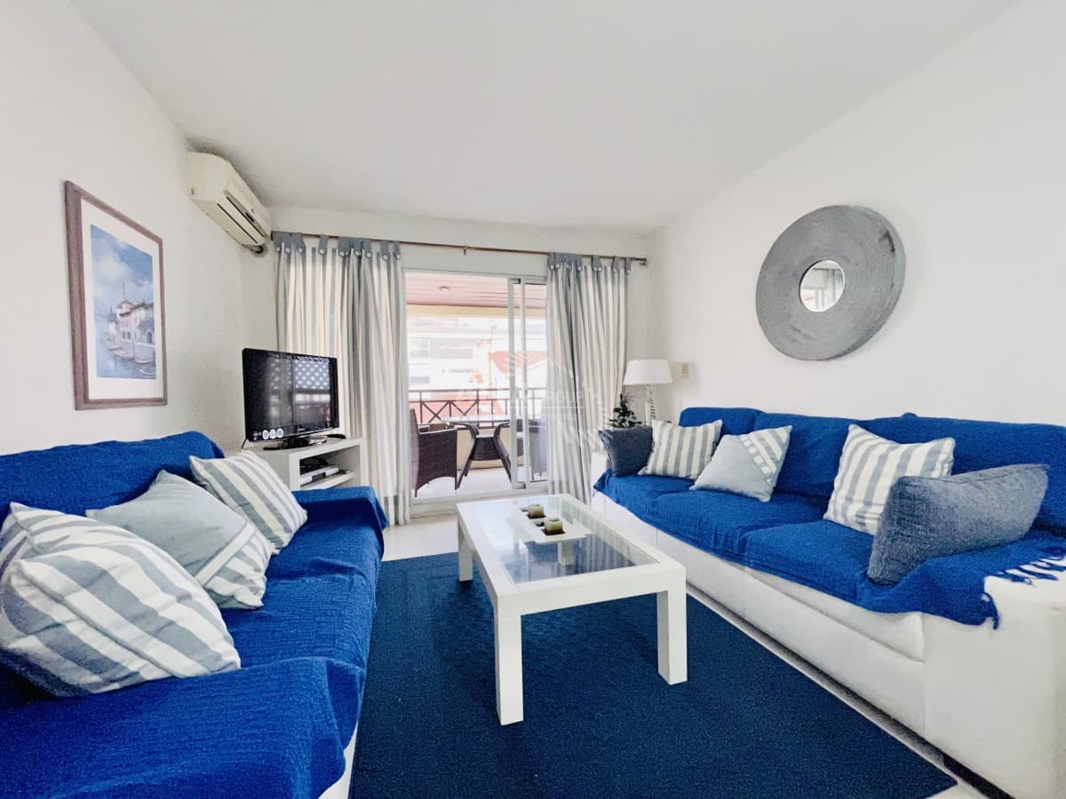 Apartamento de 2 Dormitorios en Península, Punta del Este