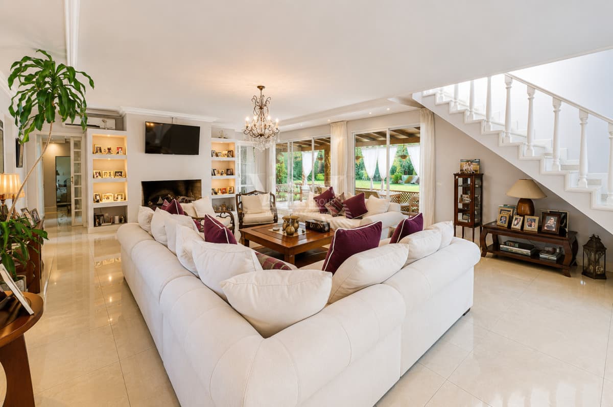 Excelente Casa de 5 Dormitorios en Barrio Privado La Arbolada, Punta del Este