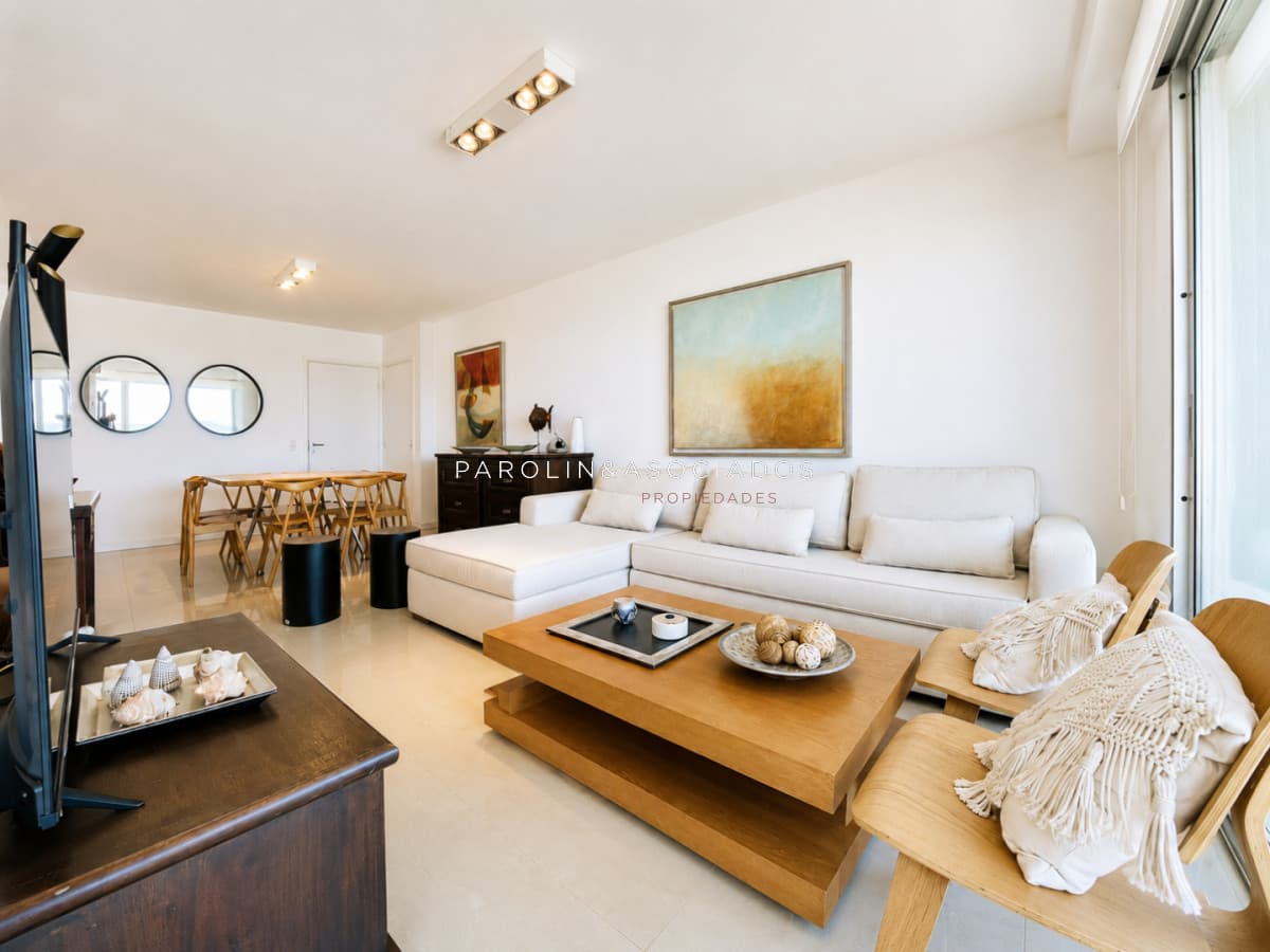 Penthouse de 3 Dormitorios en Primera Línea del Mar, Playa Brava Punta del Este