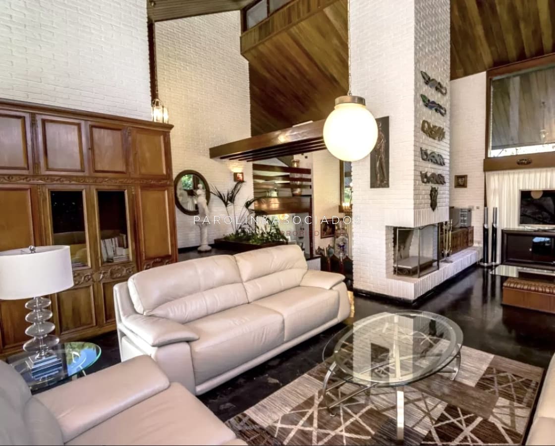 Excelente Casa de 4 Dormitorios en Playa Mansa, Ideal para vivir todo el año